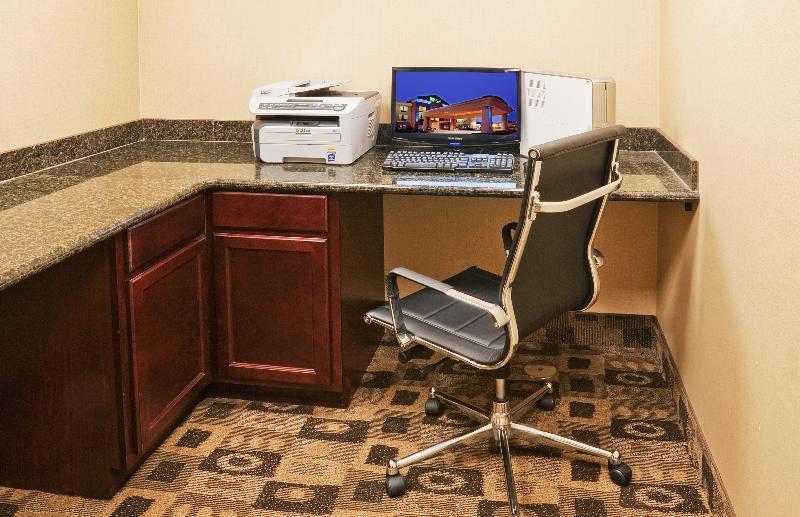 Holiday Inn Express And Suites Hotel - Pauls Valley By Ihg Exterior photo