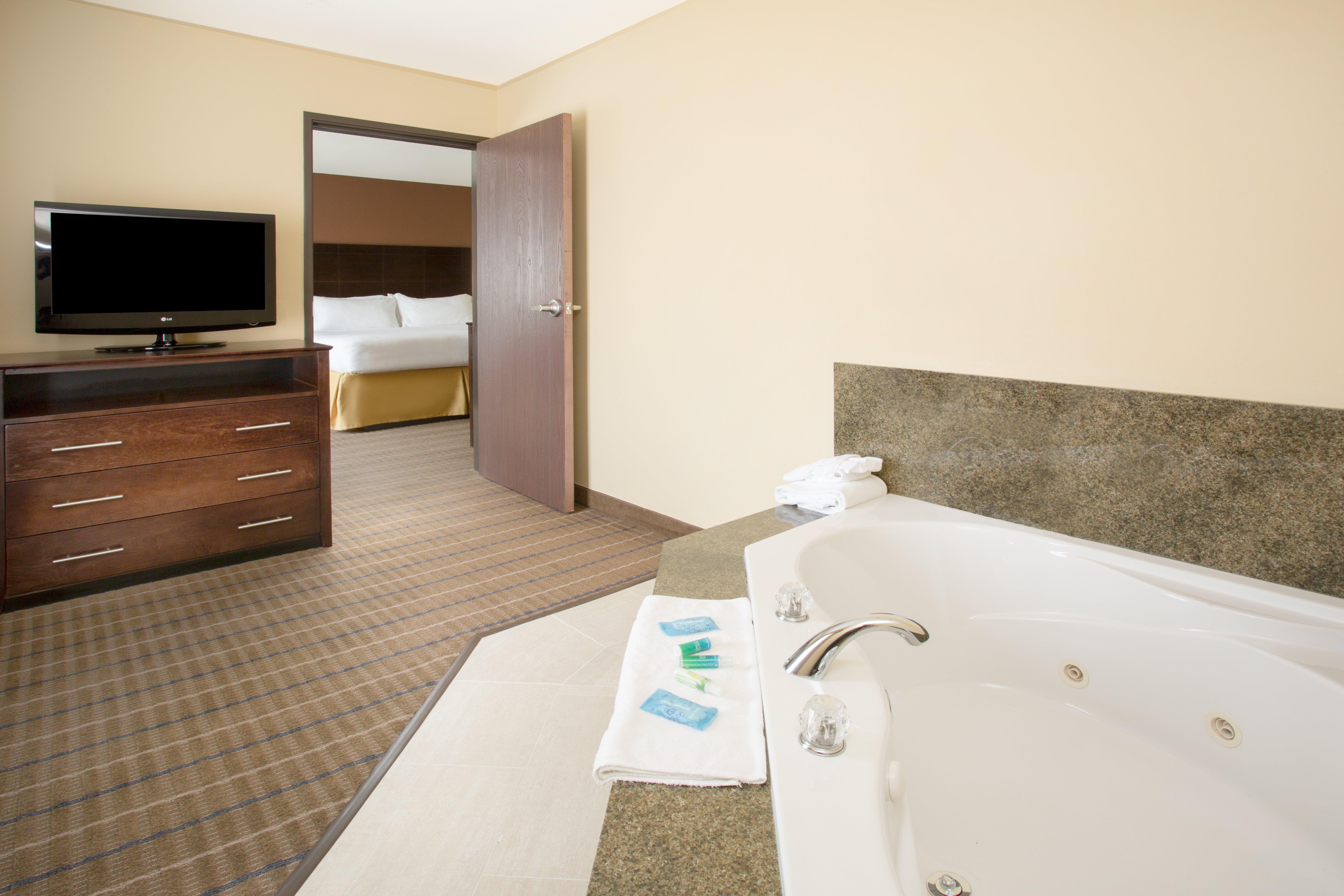 Holiday Inn Express And Suites Hotel - Pauls Valley By Ihg Exterior photo